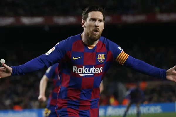Romano denies Messi's return to Barcelona